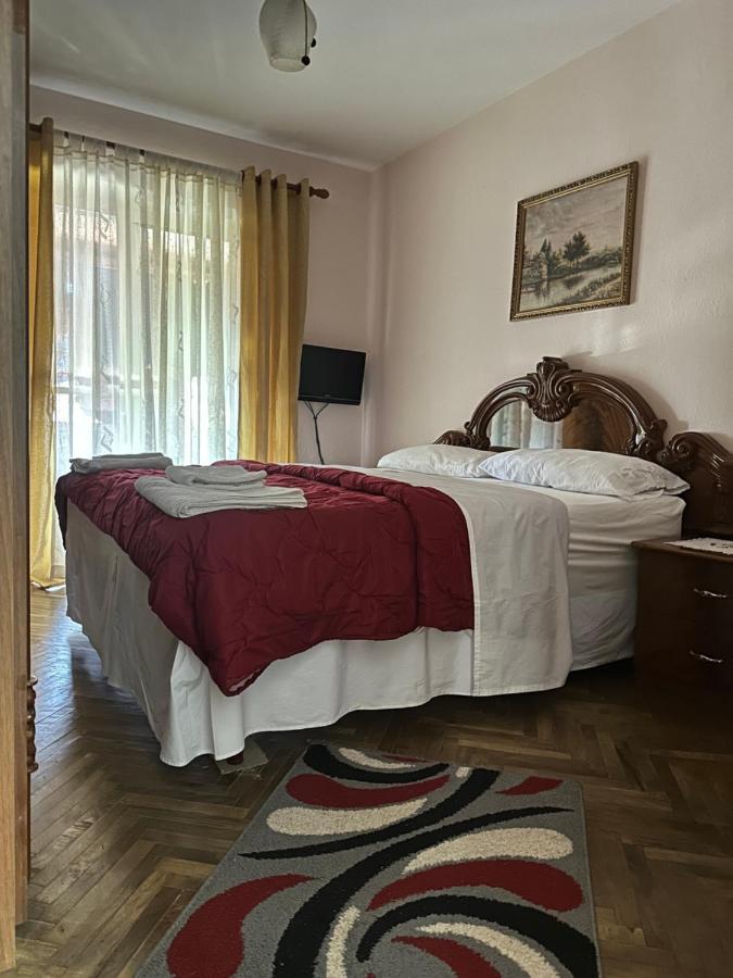 Hoxha House Hotell Krujë Eksteriør bilde