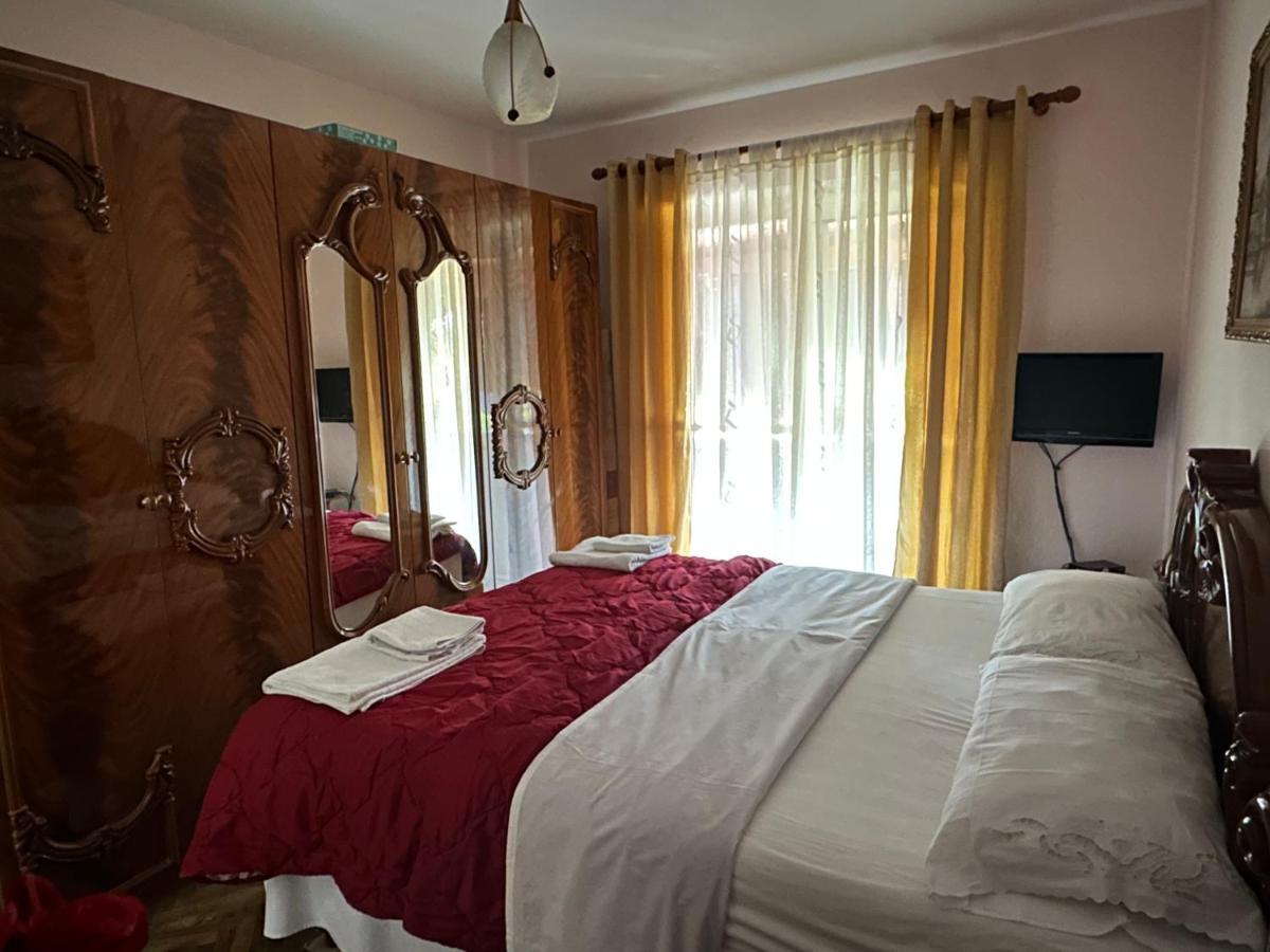 Hoxha House Hotell Krujë Eksteriør bilde